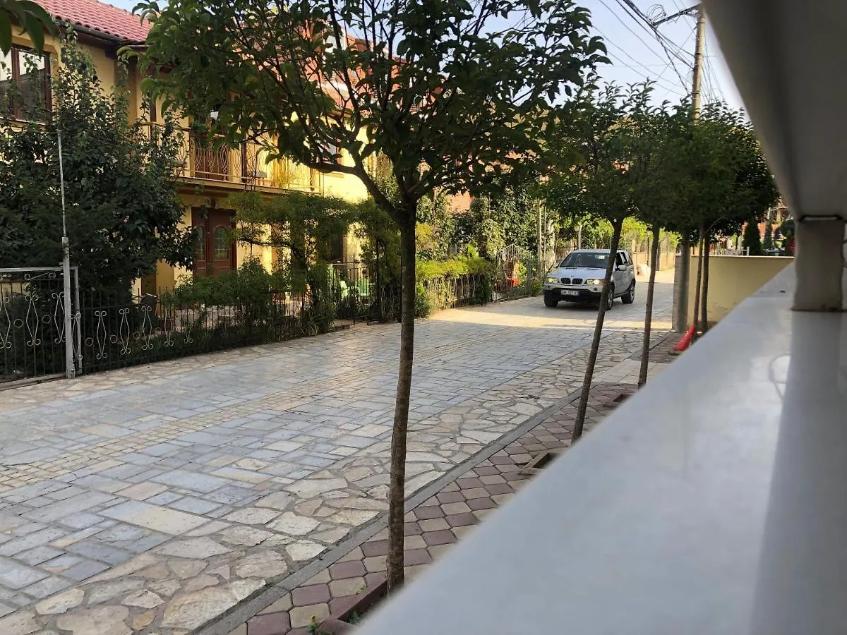 פוגרדץ House By The Lake